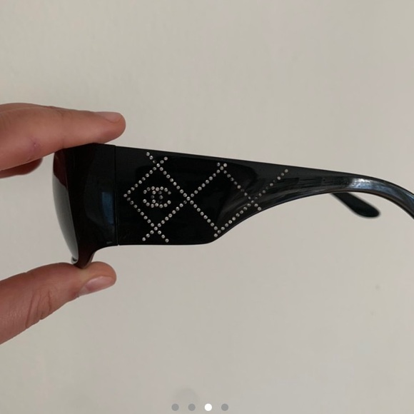 Chanel sunglasses - Picture 1 of 6